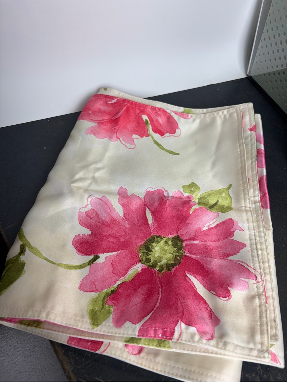 Vintage Silk Pink Floral Tablerunner